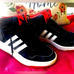 Adidas mid top kids sz 3.5 / 3 1/2